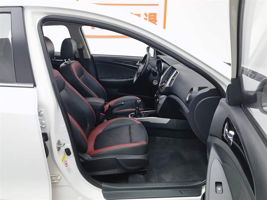 Changan Eado XT 2015 изображение автомобиля #24