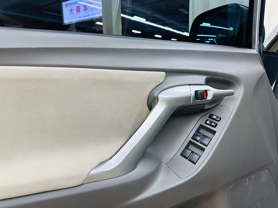 Toyota Reiz 2012 صورة سيارة #24