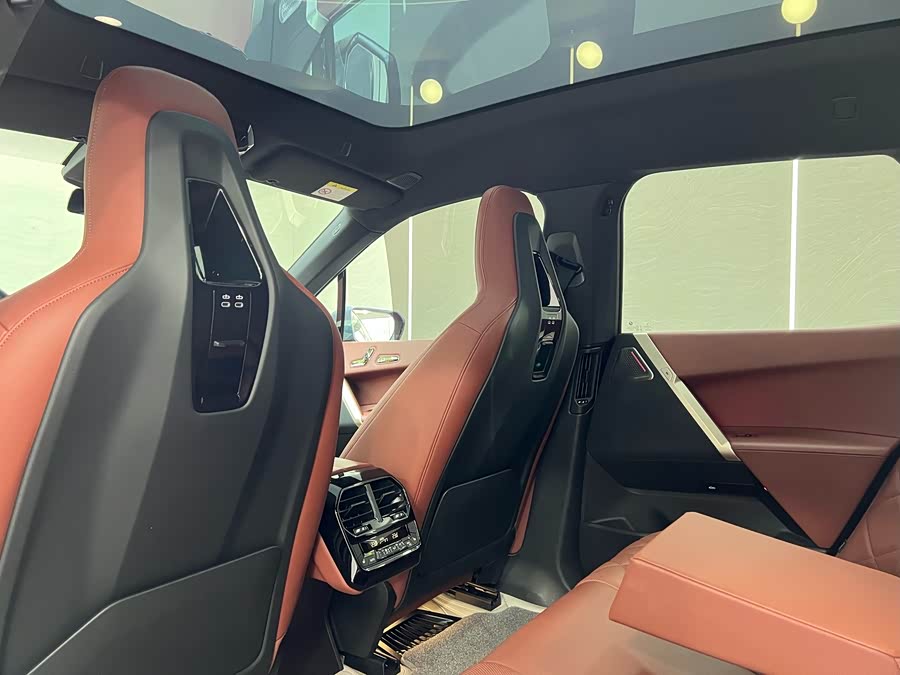 BMW iX M60 2023 car image #24