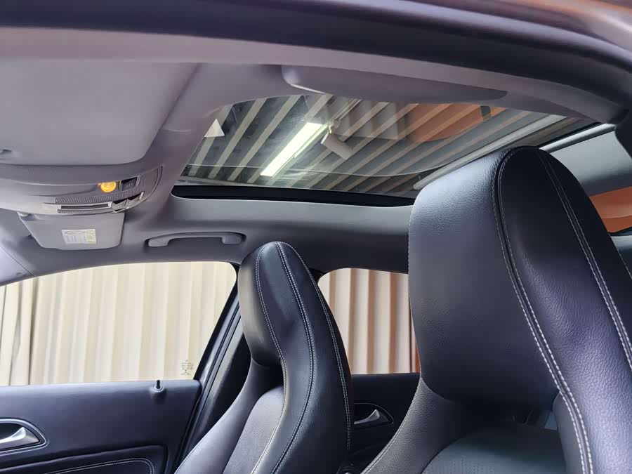 Mercedes-Benz GLA Class 2015 car image #24