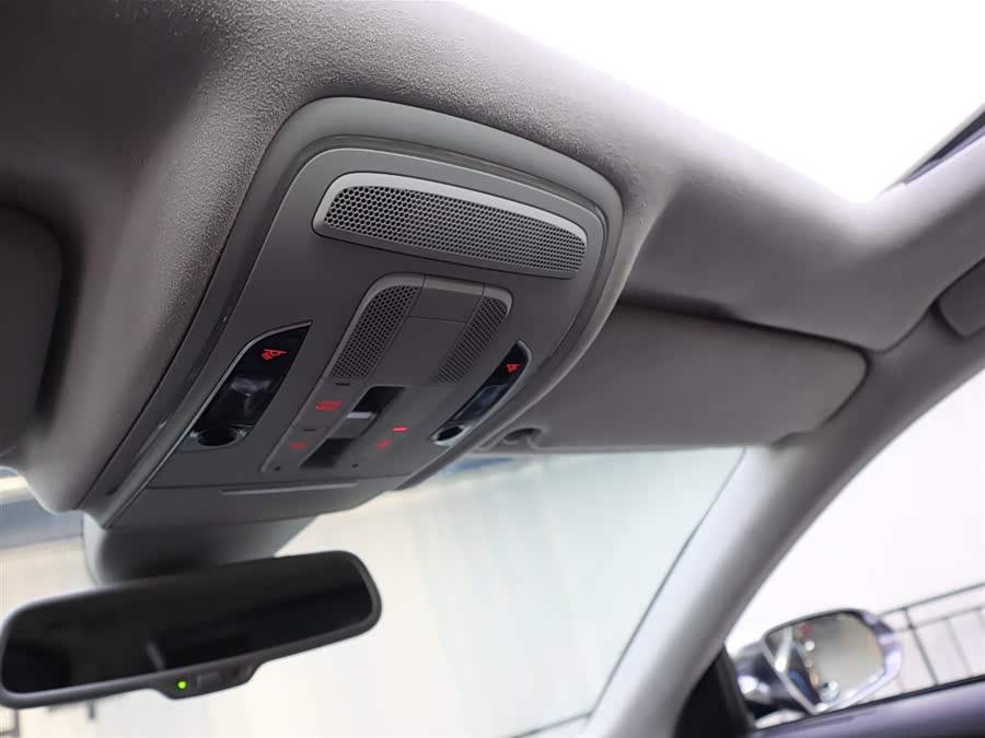 Audi S8 2015 car image #24