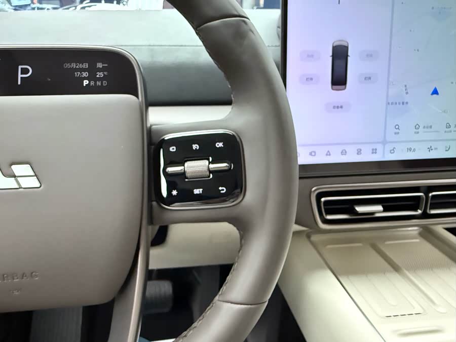 理想汽车 理想MEGA 2025 汽车图片 #24