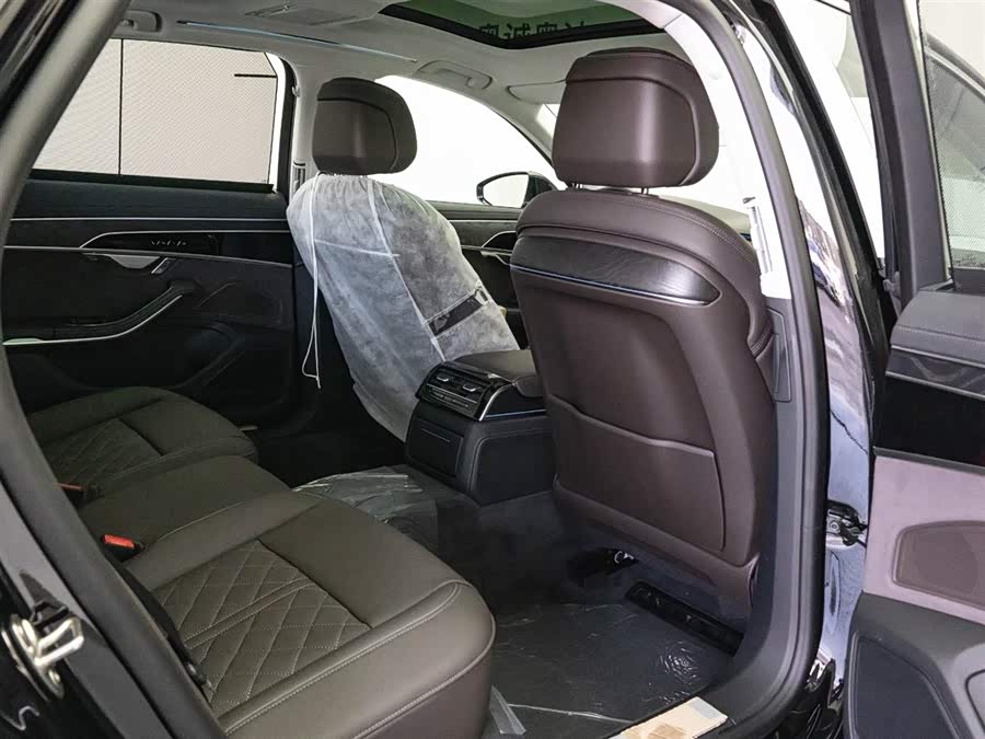 Audi A8 immagine di auto #24