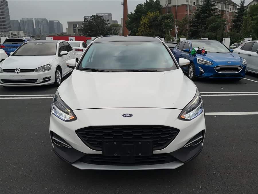 Ford Focus Active 2021 car image #24
