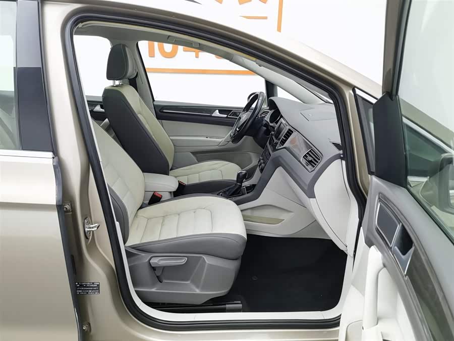 Volkswagen Golf Sportsvan 2016 car image #24