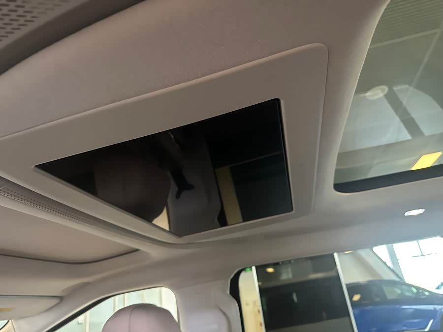 Xpeng X9 2024 imagem de carro #24