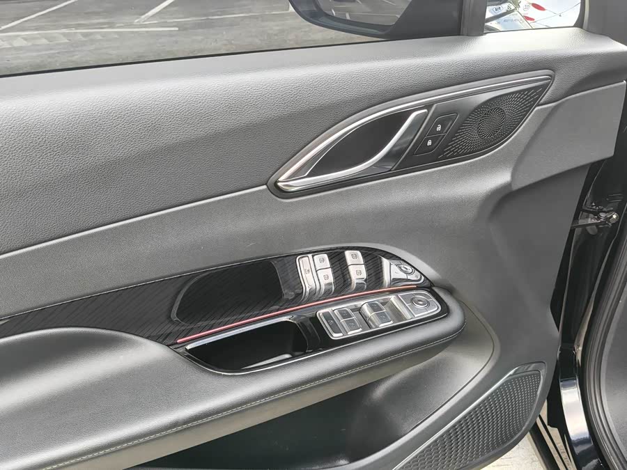 HongQi HS3 PHEV 2025 car image #24