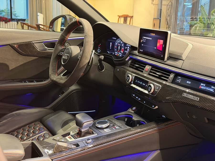 Audi RS 4 2020 car image #24