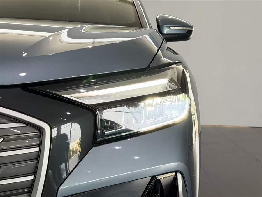 Audi Q4 e-tron 2024 immagine di auto #24