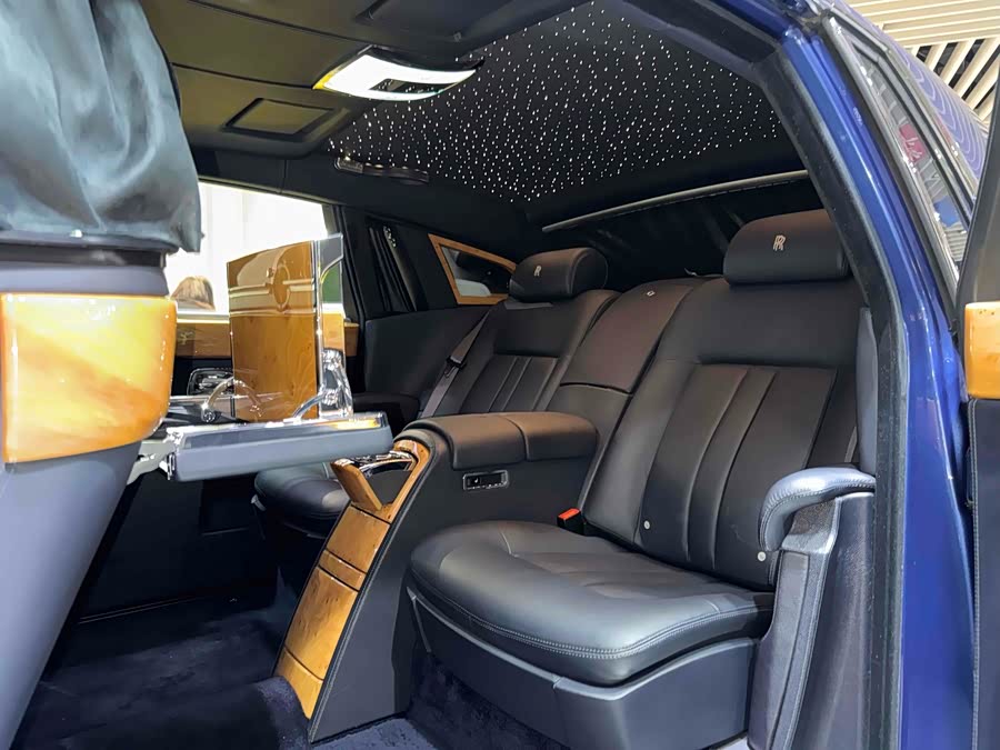 Rolls-Royce Phantom 2012 car image #24