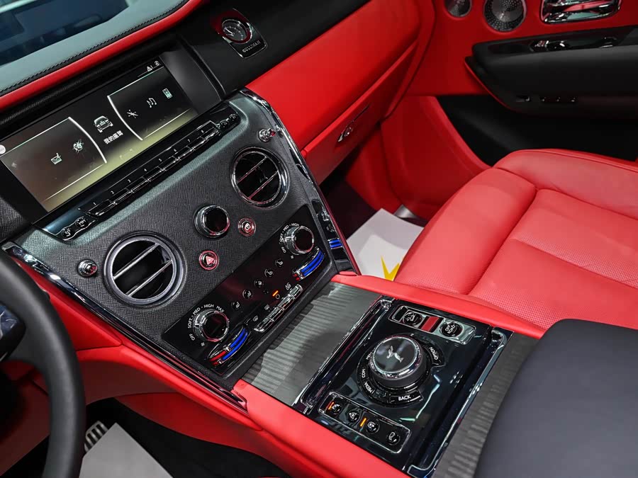Rolls-Royce Cullinan 2023 car image #24