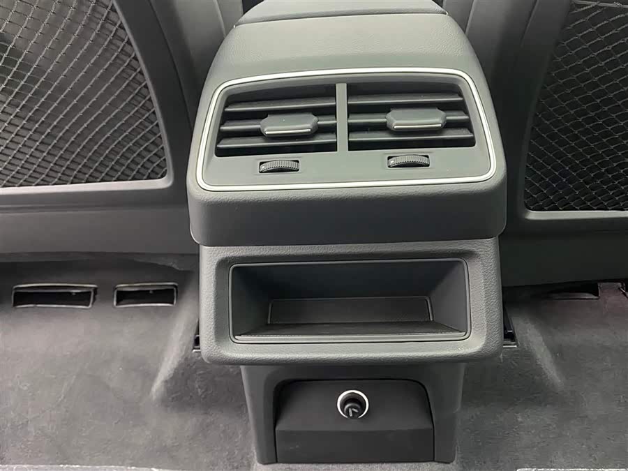 Mercedes-Benz SLK AMG 2025 #24 Mercedes-Benz SLK AMG 2025 صورة سيارة #24