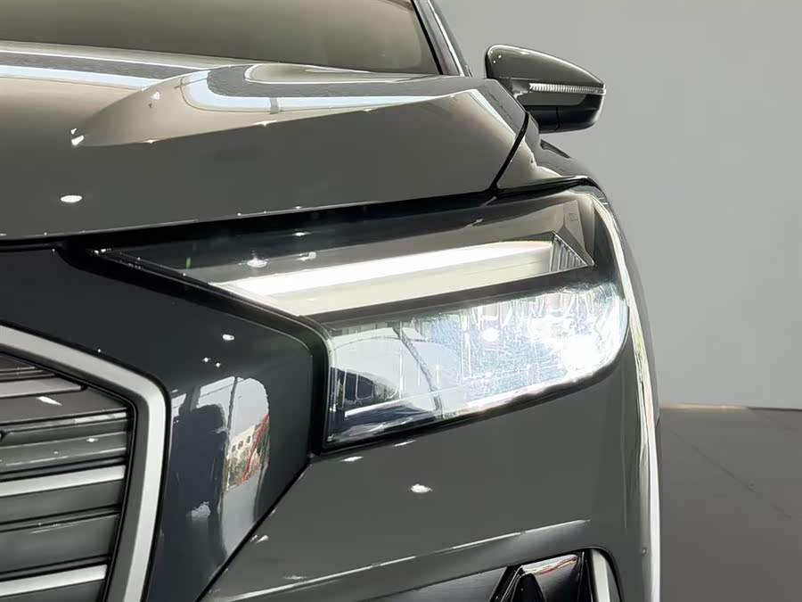 Audi Q4 e-tron 2024 immagine di auto #24