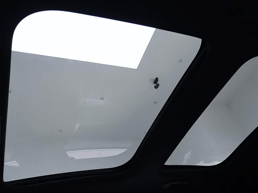 Mercedes-Benz E Class New Energy 2024 car image #24