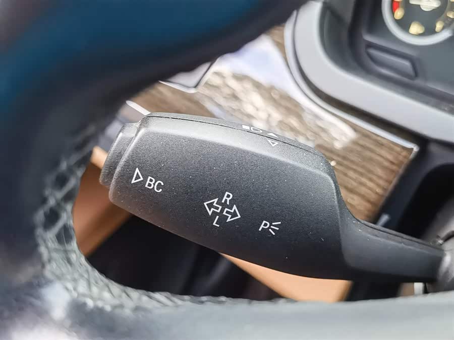 BMW i4 M50 2015 car image #24