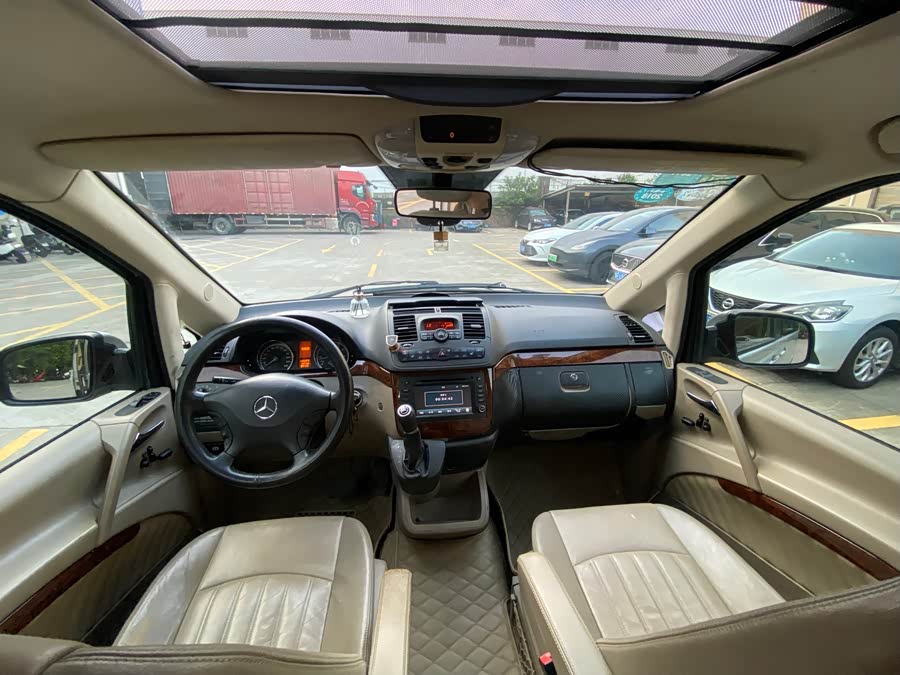 奔驰 唯雅诺 2012 汽车图片 #24