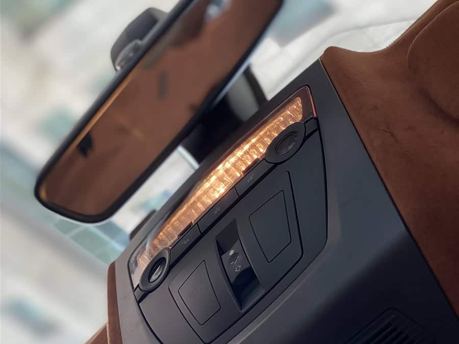 BMW 6 Series 2012 car image #24