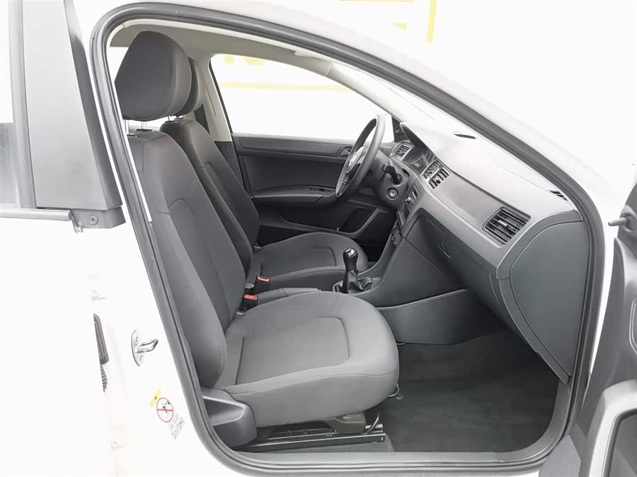 Volkswagen Santana 2013 car image #24