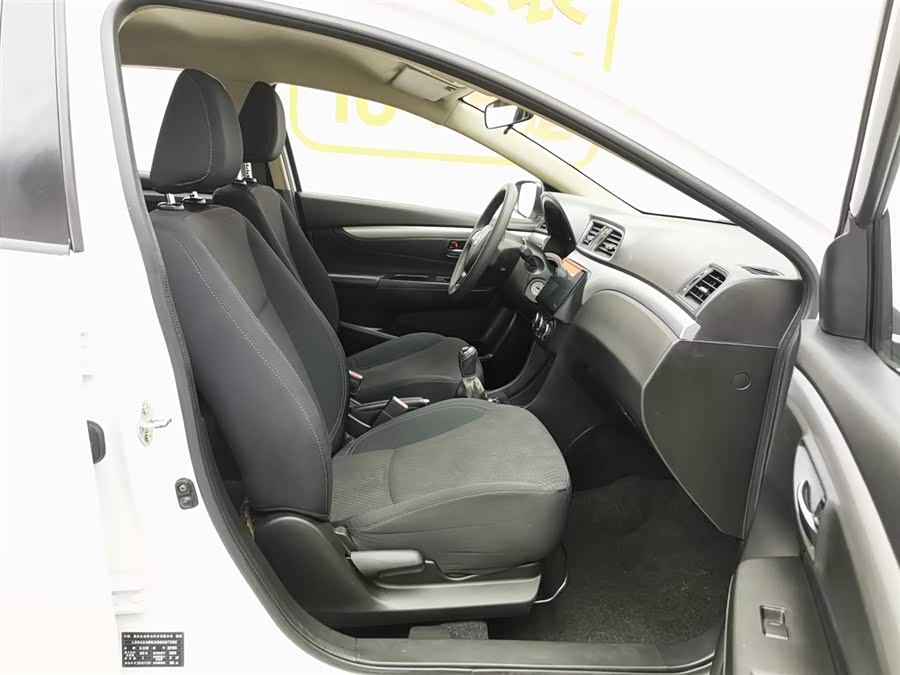 Suzuki Ciaz 2016 изображение автомобиля #24