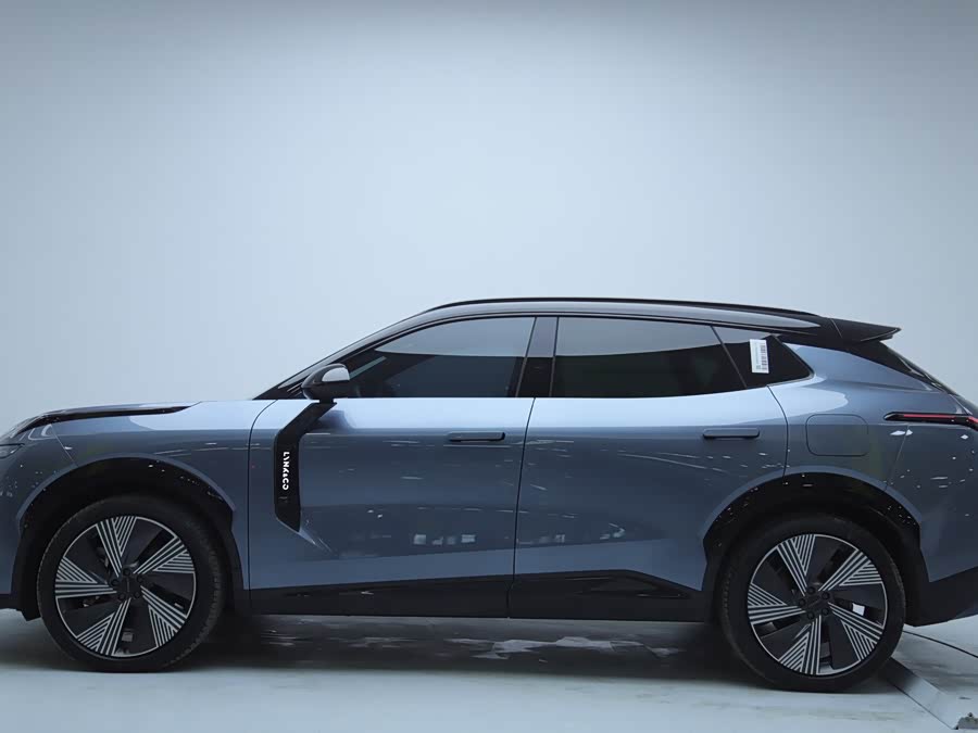 Lynk & Co 08 EM-P 2024 car image #24