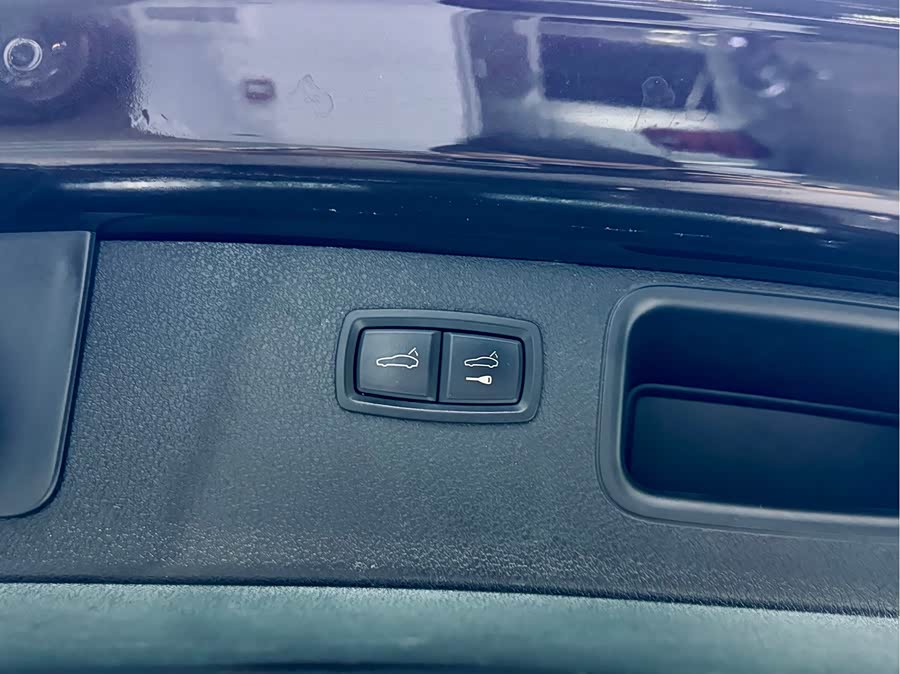 2015 car image #24