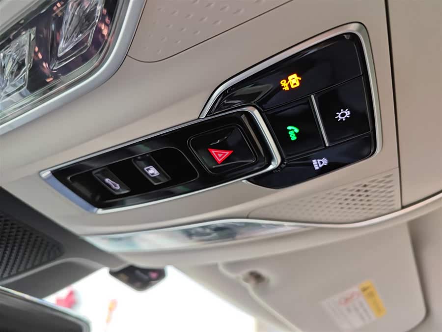 HongQi HS3 2023 #24 HongQi HS3 2023 car image #24