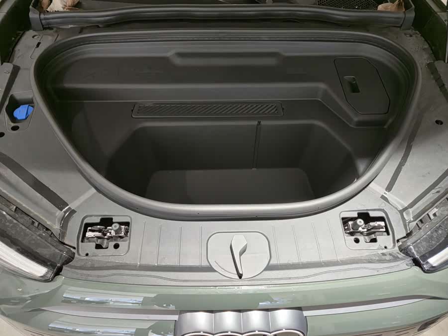 Audi Q6L e-tron 2025 صورة سيارة #24