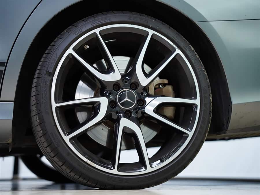 Mercedes-Benz E AMG 2018 immagine di auto #24