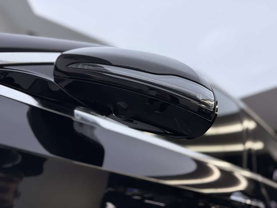 Mercedes-Benz E Class New Energy 2023 car image #24