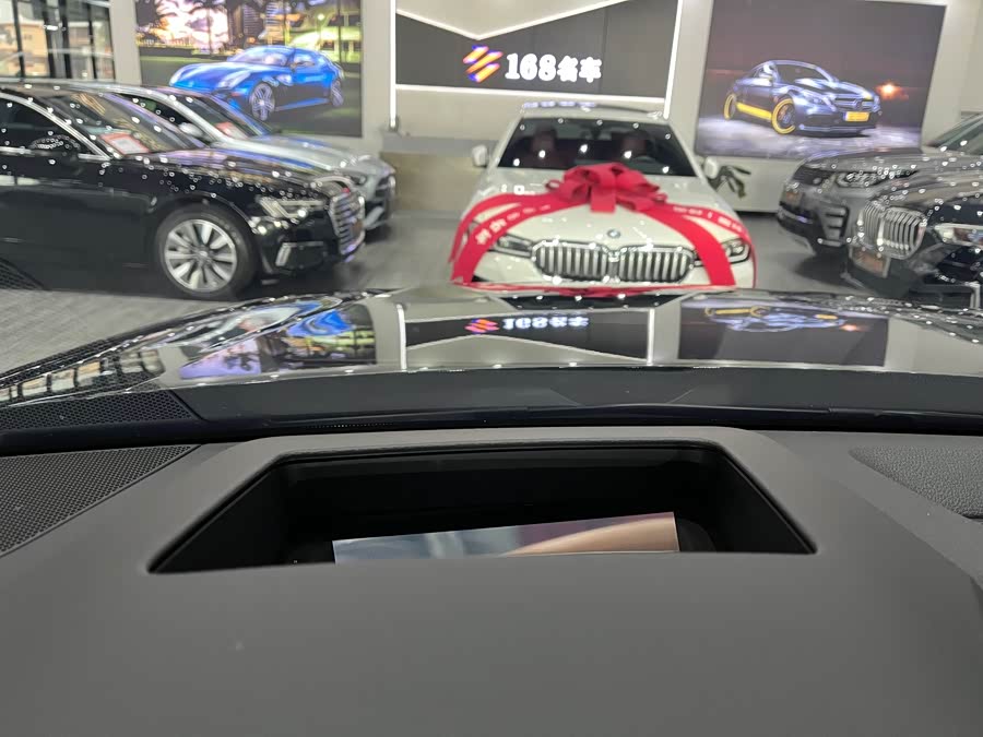 Audi Q8 2023 immagine di auto #24