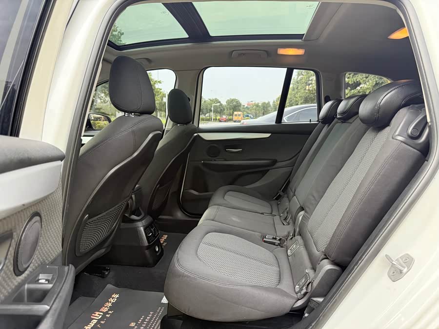 BMW 2 Series Gran Tourer 2016 immagine di auto #24