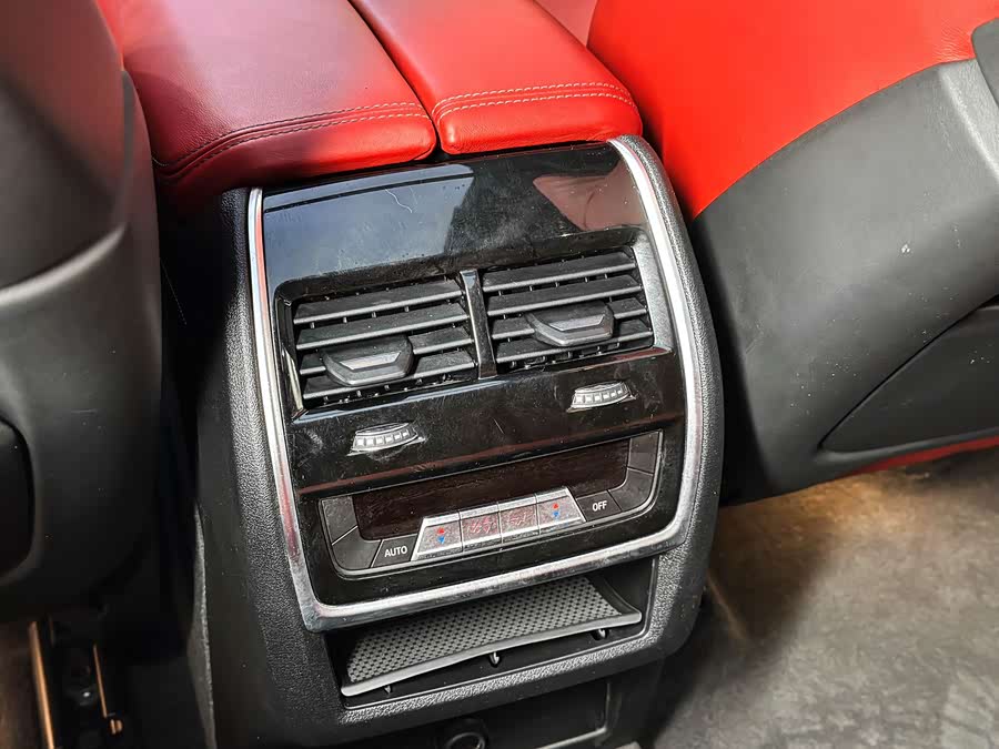 BMW X5 M 2021 car image #24