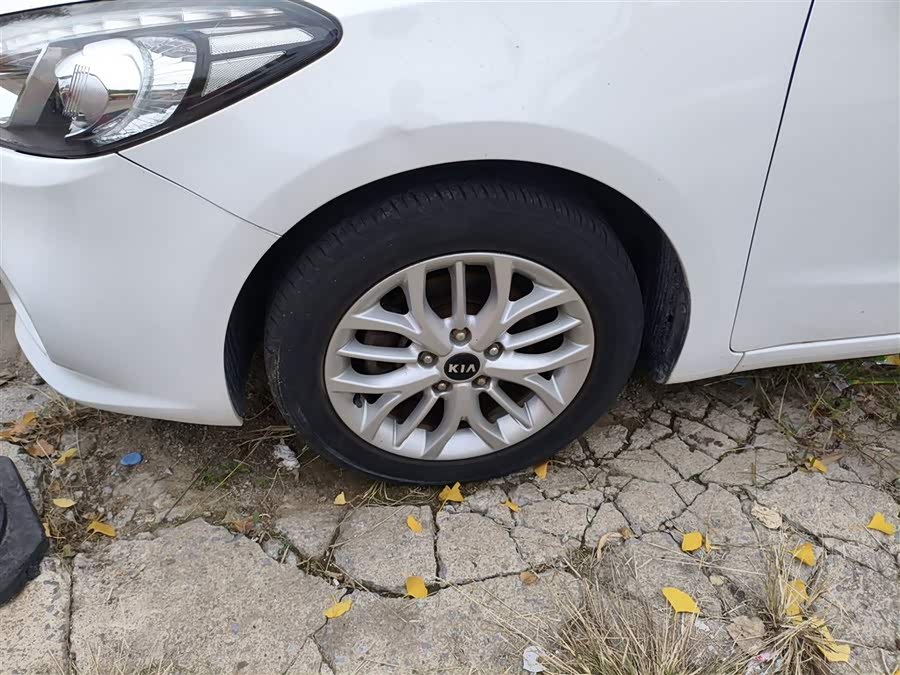 Kia Forte Koup 2014 car image #24