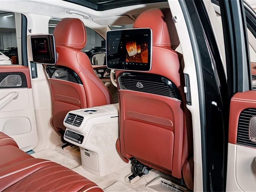 Mercedes-Benz Maybach GLS 2024 car image #24