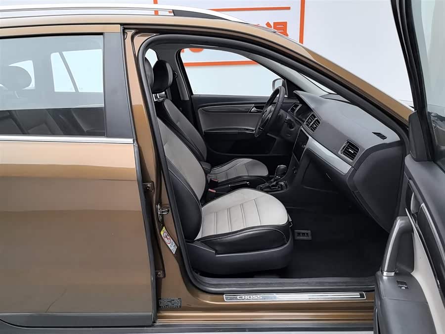 Volkswagen Cross Lavida 2014 immagine di auto #24