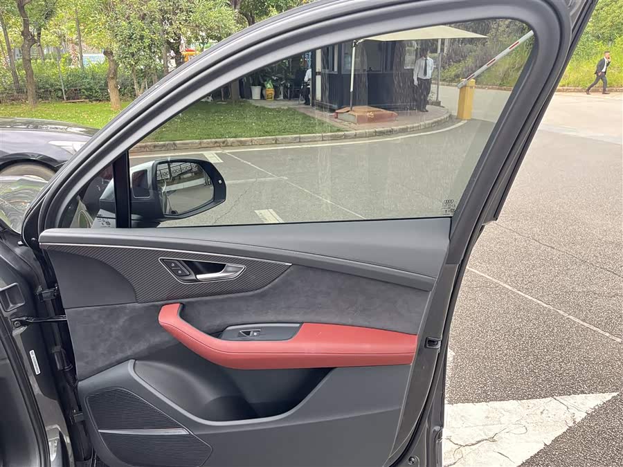 Audi SQ7 2024 immagine di auto #24