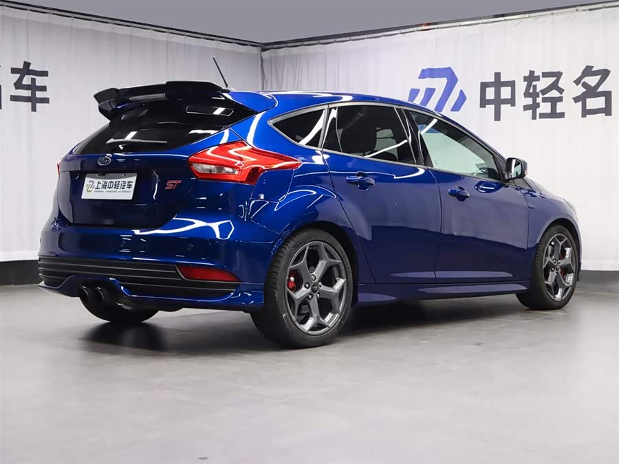 Ford Focus (Imported) 2017 #24 Ford Focus (Imported) 2017 صورة سيارة #24