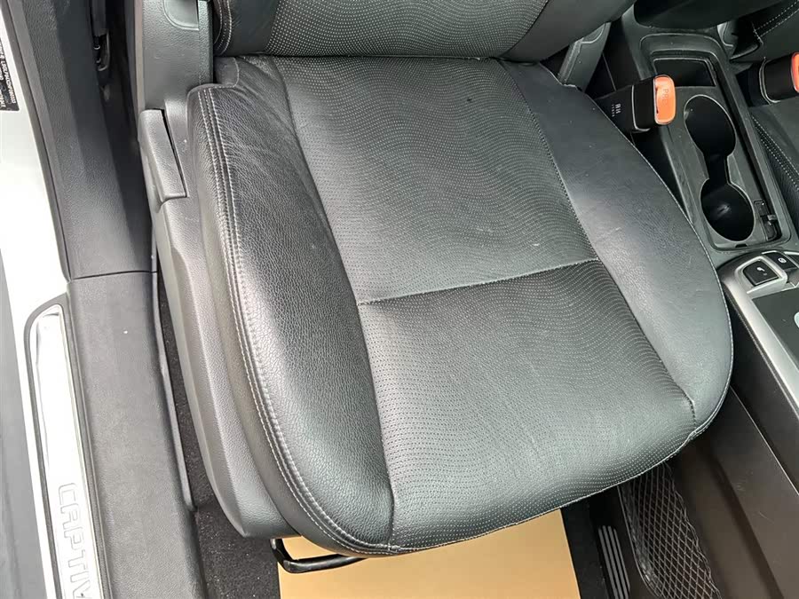 Chevrolet Captiva 2017 car image #24