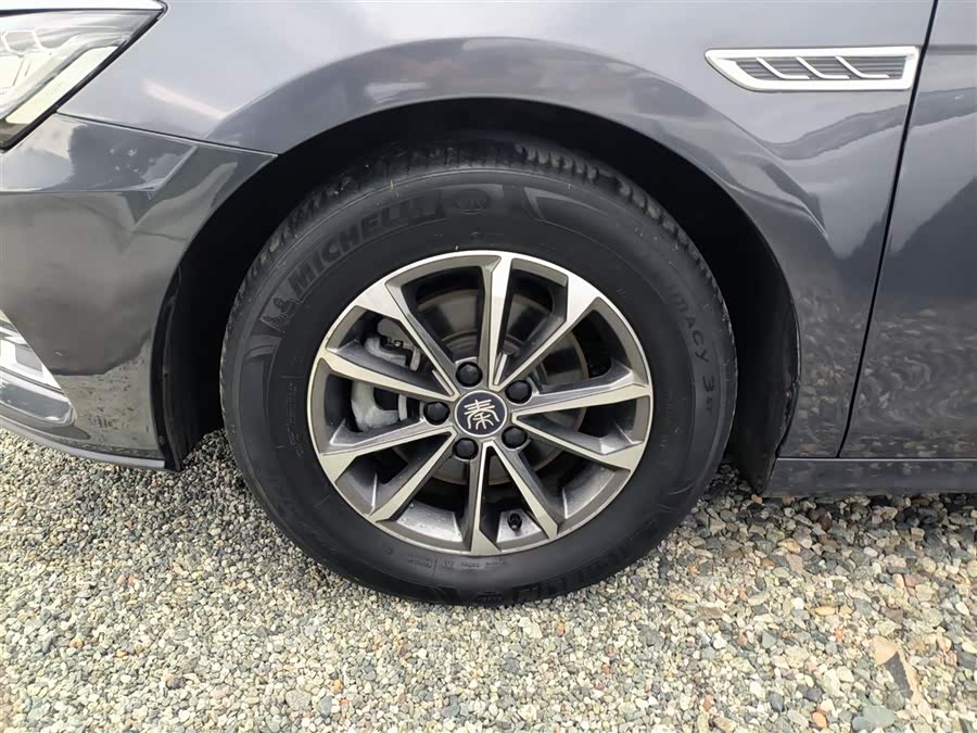 BYD Qin Pro New Energy 2020 immagine di auto #24