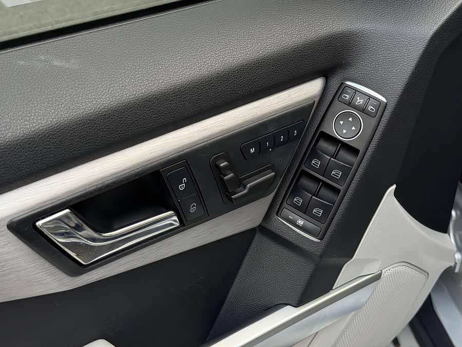 Mercedes-Benz GLK Class (Imported) 2010 car image #24