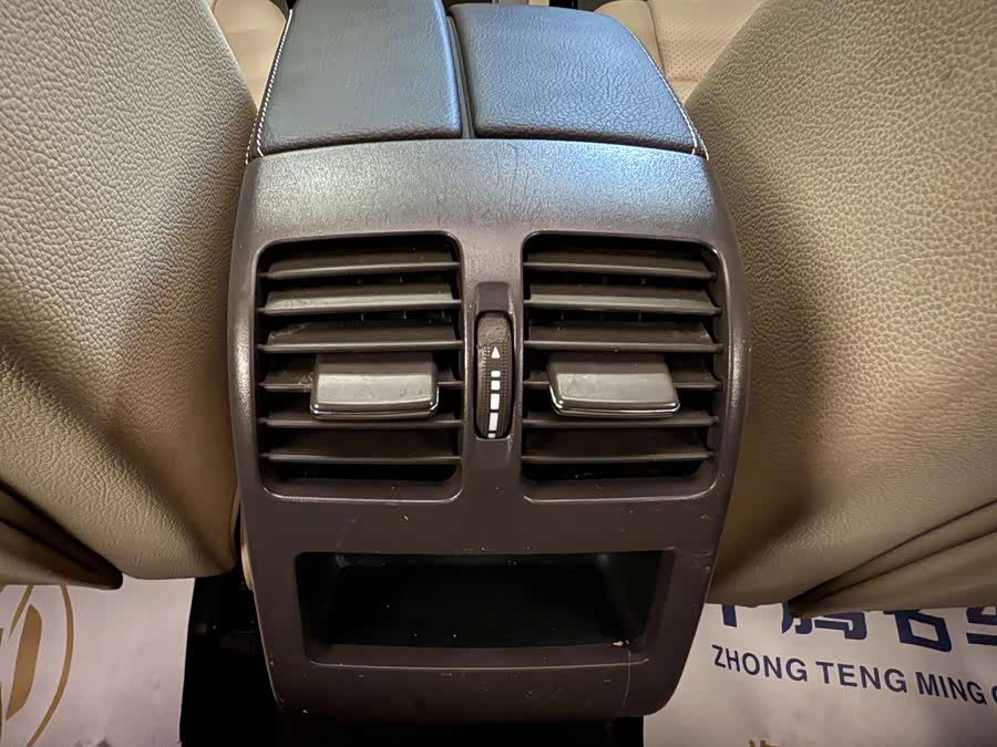 Mercedes-Benz GLK Class 2014 car image #24