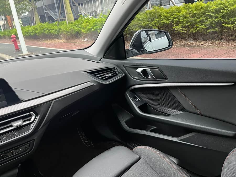 BMW 2 Series (Imported) 2024 immagine di auto #24