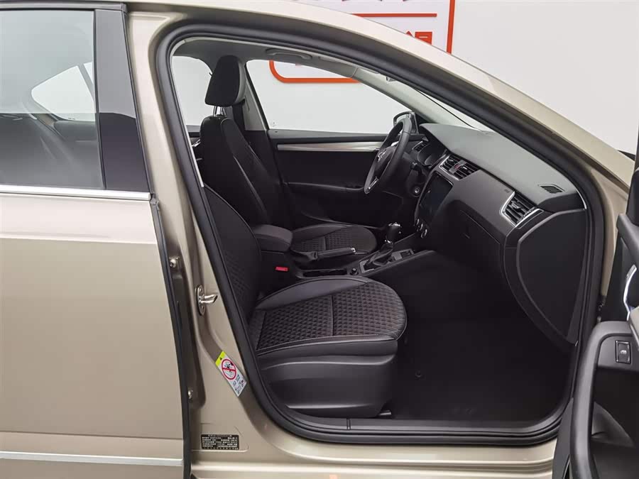 Skoda Octavia 2019 car image #24