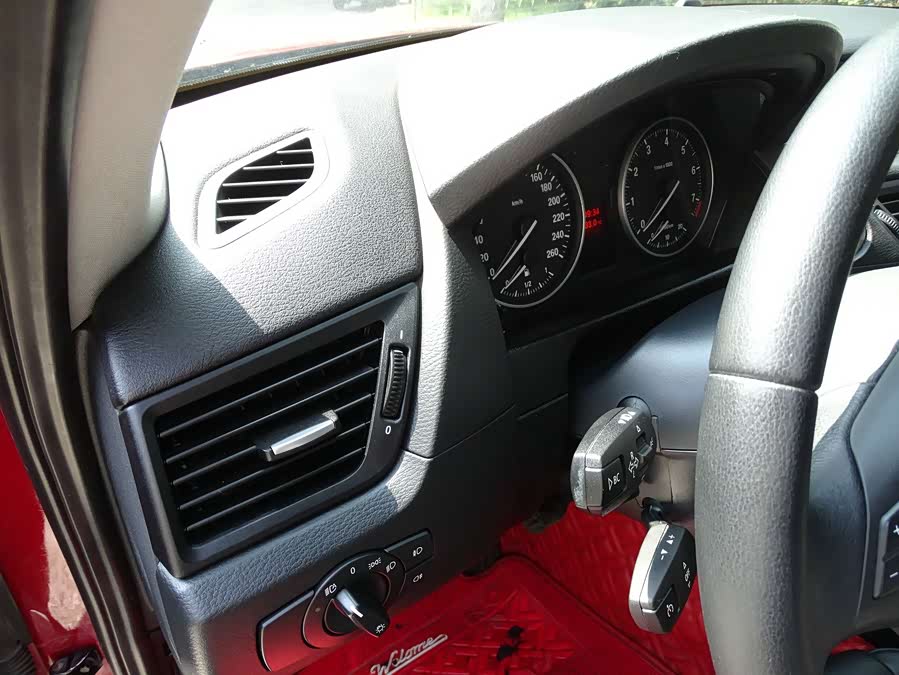 BMW X1 (Imported) 2011 imagem de carro #24