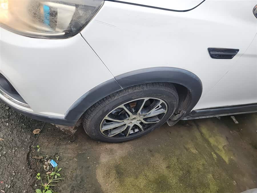 Forthing SX6 2016 car image #24