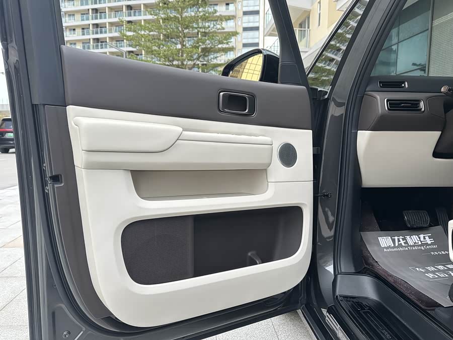 理想汽车 理想MEGA 2024 汽车图片 #24