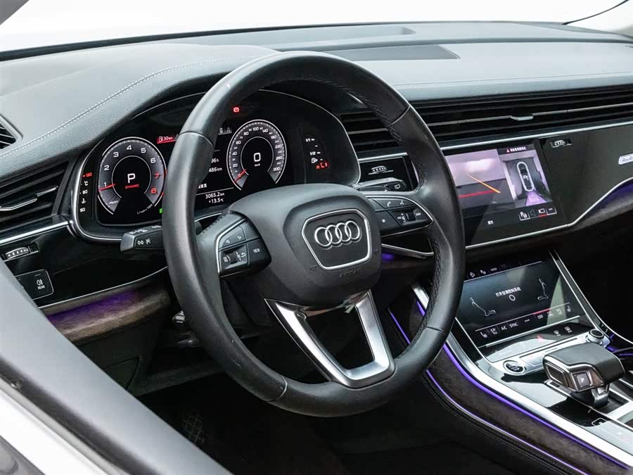 Audi Q7 2023 car image #24