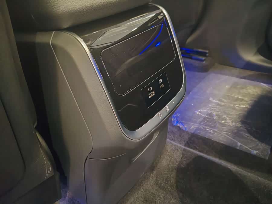 HongQi HS7 PHEV 2024 #24 HongQi HS7 PHEV 2024 car image #24