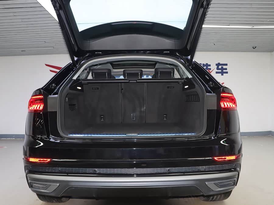 Audi Q8 2021 car image #24