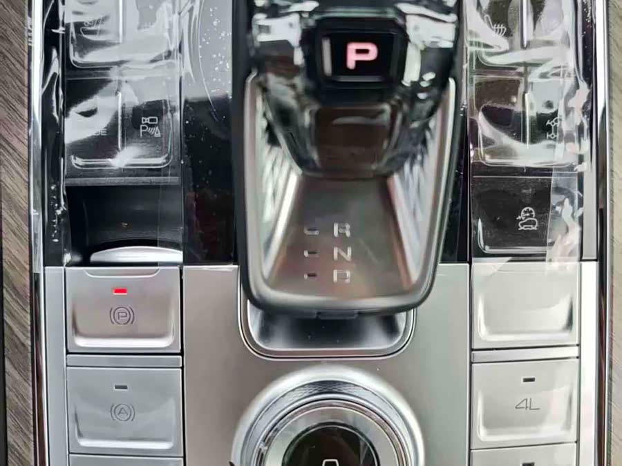 Tank 500 New Energy 2025 immagine di auto #24